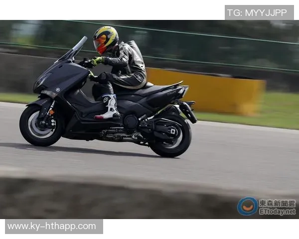 东契奇训练后带队友团建体验保时捷专业赛道试驾乐趣 东契奇训练后带队友团建体验保时捷专业赛道试驾乐趣