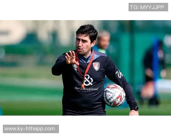 伊劳拉回顾比赛最后时刻的绝佳机会认为伯恩茅斯有望逆转取胜